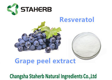 中国 ブドウの皮のエキスの自然な化粧品の原料のResveratrol 5% Cas No.501-36-0 サプライヤー